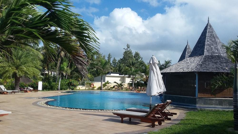 Jalsa Beach Hotel & Spa Poste Lafayette Exterior photo